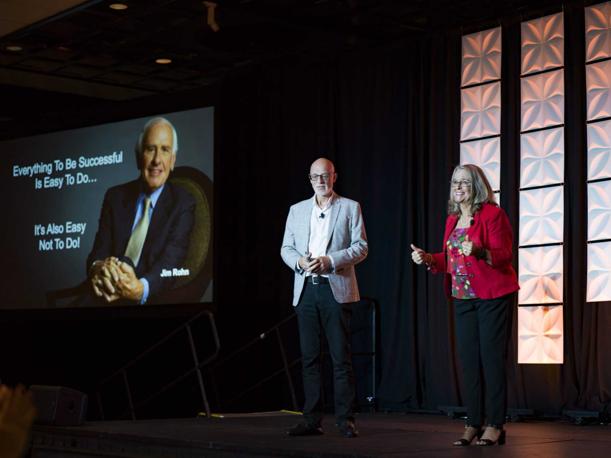Chris and Susan Beesley teaching online business