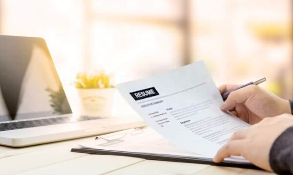 Are Paper Resumes Dead?